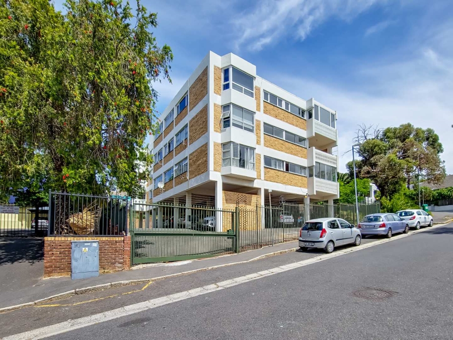 To Let 2 Bedroom Property for Rent in Gardens Western Cape